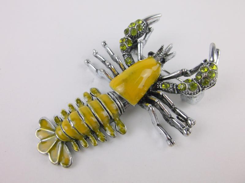 Stunning Enameled Rhinestone Lobster Brooch Tail Moves (1 of 1)