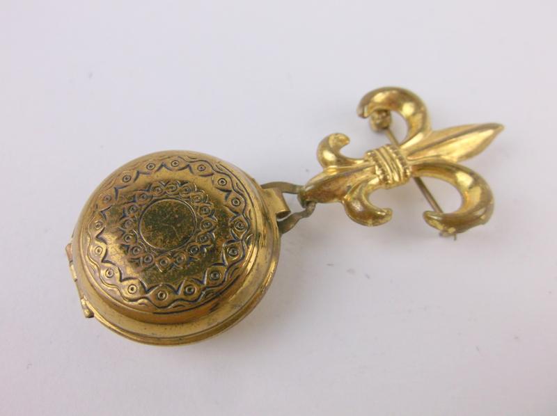 Gorgeous Antique Fleur De Lis Locket Brooch (1 of 2)