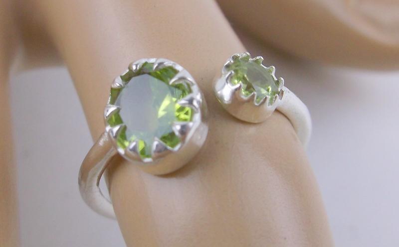 New Sterling Silver Genuine Peridot Ring 6 (1 of 1)