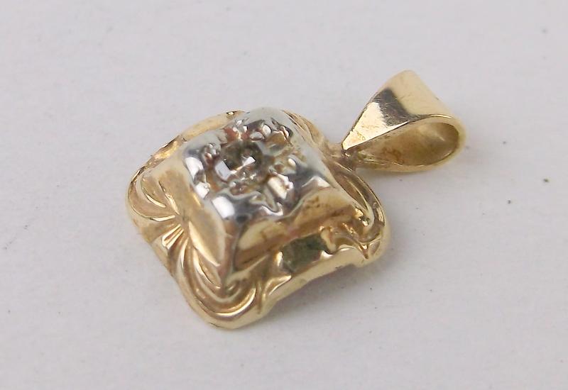 Stunning Small 10kt Gold Genuine Diamond Pendant (1 of 1)