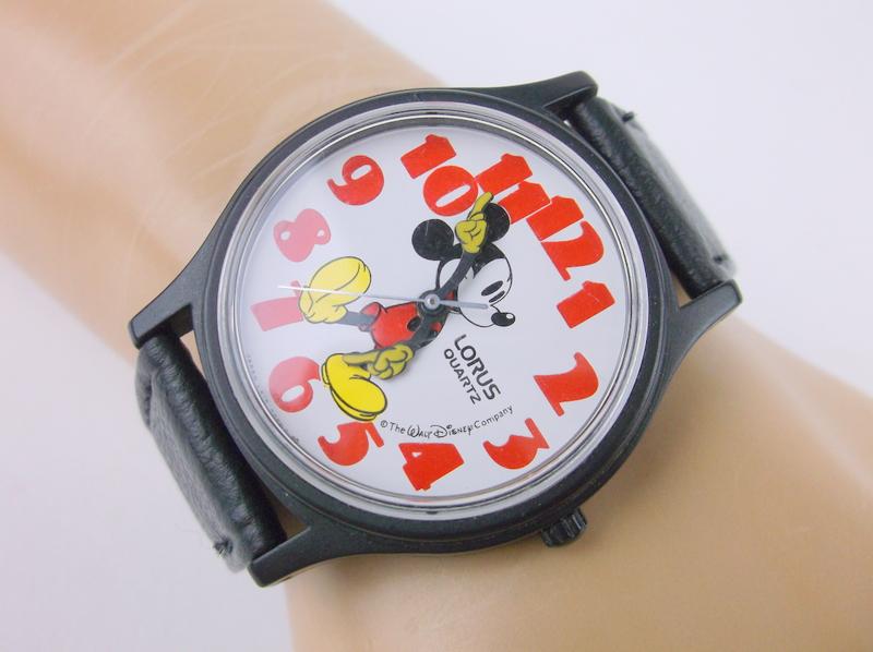 Stunning Vintage Disney Lorus Mickey Mouse Watch: Authentic Vintage Disney Lorus in Excellent Condition, Works Perfect, Brand new Battery.