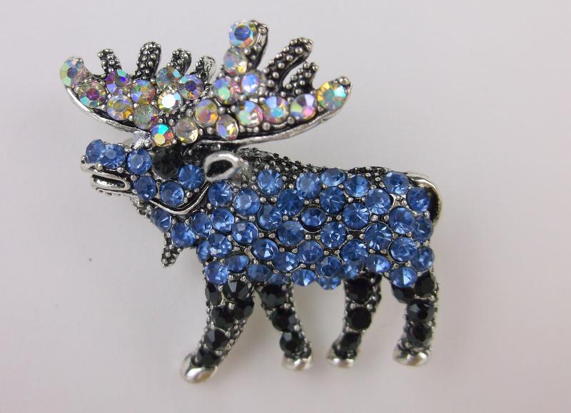 Stunning Rhinestone Moose Brooch: Like New