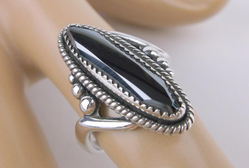 RY Navajo Sterling Silver Hematite Ring 7 Vint Stunning: Handmade Genuine Navajo, Solid Sterling Silver, in Like New Condition