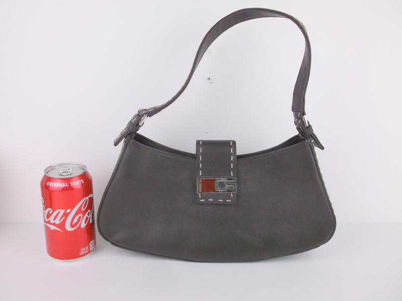 Stunning Guess Leather Handbag Purse: excellent condition