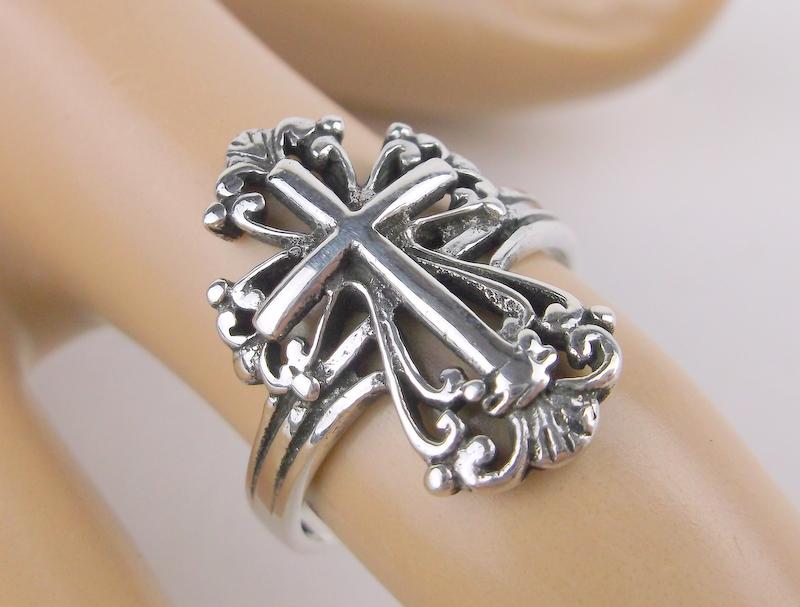 Stunning Sterling Silver Cross Ring 7 (1 of 1)