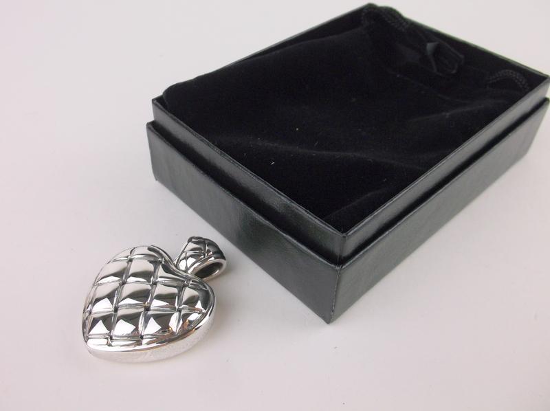 New Large Heavy Sterling Silver Heart Pendant Boxed (1 of 2)