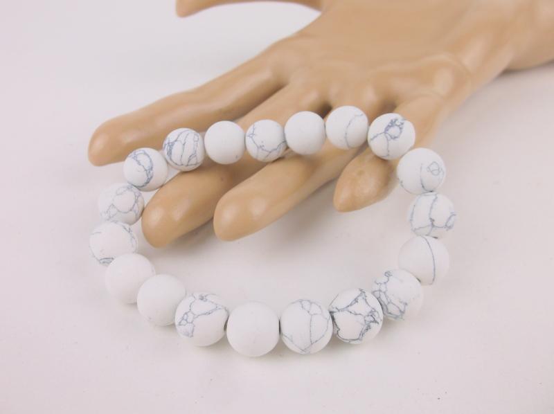 New Healing Genuine Howlite Bracelet Large (1 of 1)