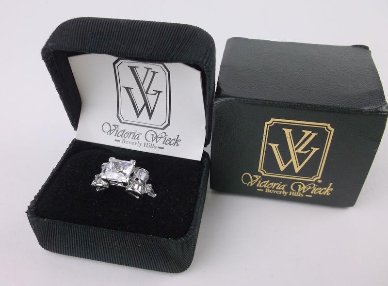 New Victoria Wieck Sterling White Stone Ring 9 Boxed (1 of 4)