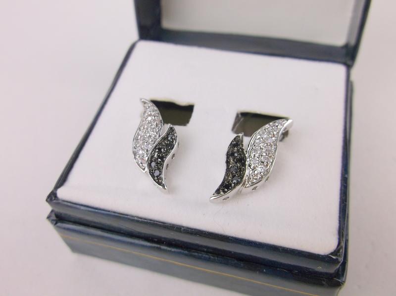 New Boxed Black Stone Earrings (1 of 2)