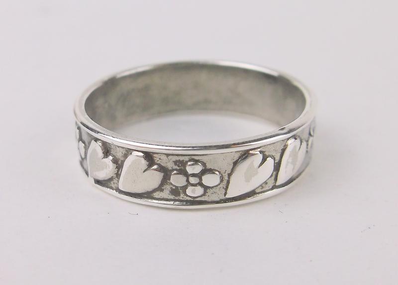 Gorgeous Antique Sterling Sweetheart Ring 6 War Time (1 of 2)