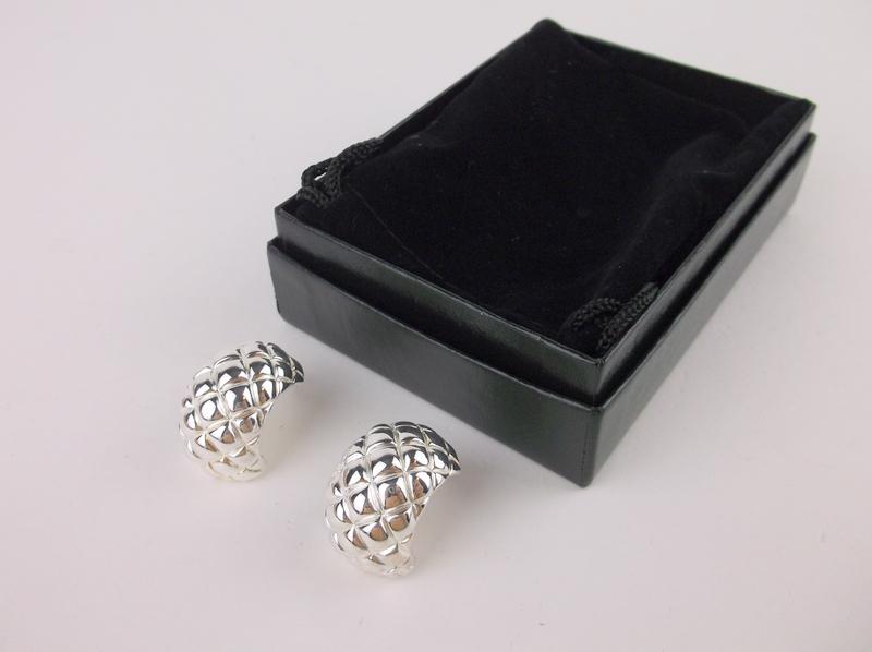 New Large Heavy Sterling Silver Stud Earrings Boxed (1 of 2)