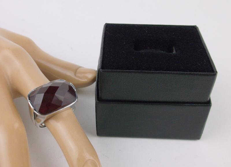 New Heavy Sterling Silver Red Stone Ring 8 Boxed (1 of 3)