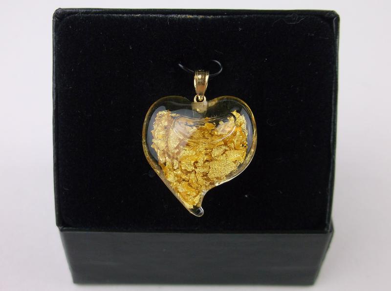 New Large 14kt Gold Flakes Heart Jar Pendant Boxed: Brand New Guaranteed Solid 14kt Gold in original box and in brand new never worn condition.