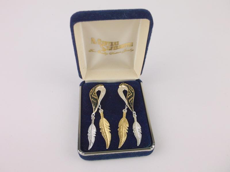 New Boxed Montana Silversmiths Drop Earrings Large (1 of 4)