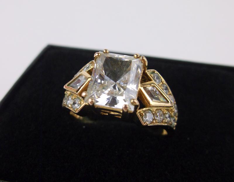 New Boxed Gold Over Sterling White Stone Ring 10 (1 of 3)