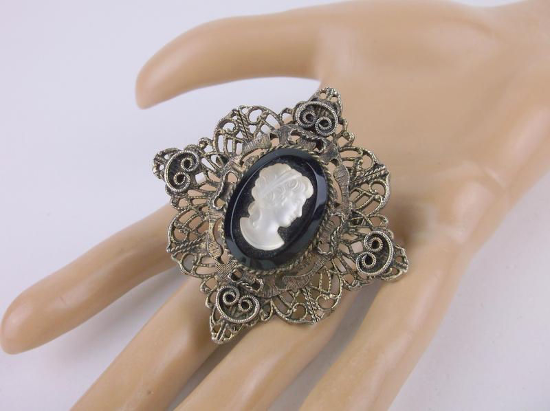 Stunning Large Vintage Cameo Brooch (1 of 3)