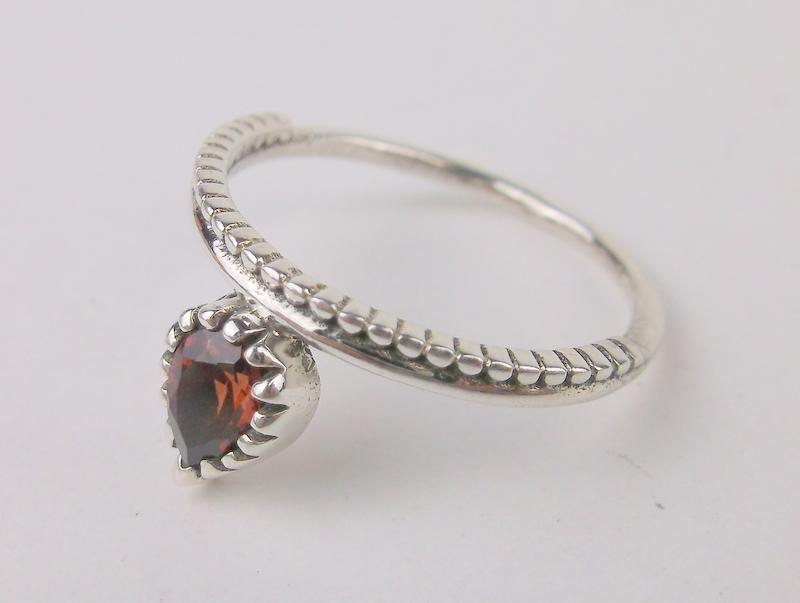 New Sterling Silver Garnet Teardrop Ring 6.5 (1 of 2)