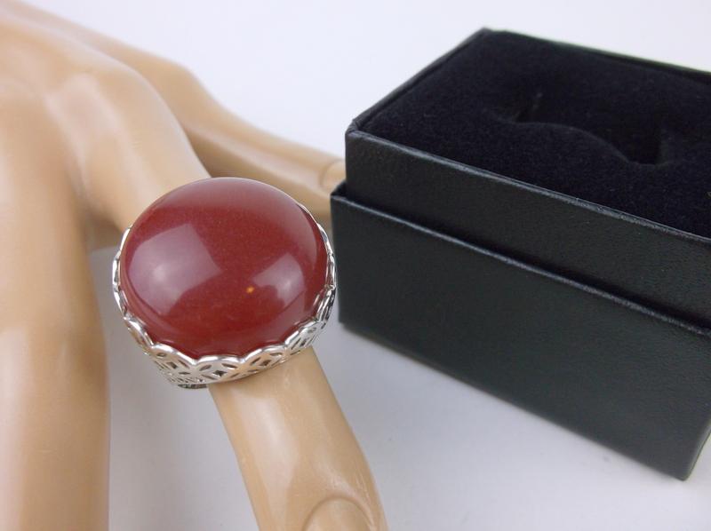 New Boxed Sterling Silver Huge Red Stone Ring 8 (1 of 4)