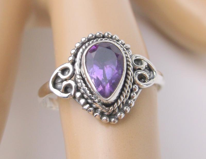 New Sterling Silver Amethyst Ring Size 8 (1 of 2)