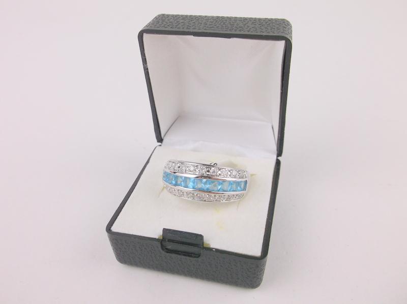 New Boxed Blue Stone Ring Size 10 (1 of 2)