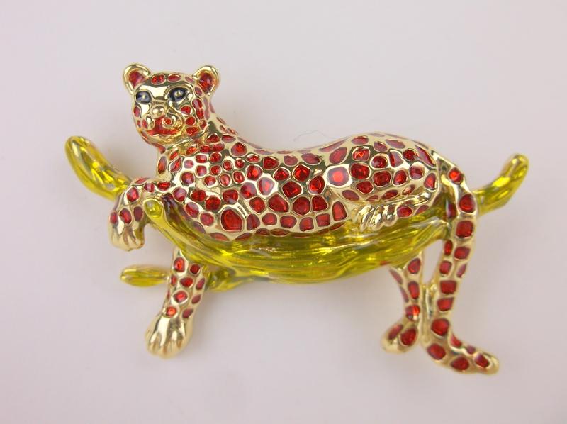 Stunning Enameled Rhinestone Leopard Brooch (1 of 1)