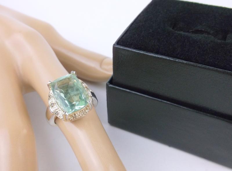 New Boxed Sterling Silver 10ct Aquamarine Ring 5.25: Boxed, Brand New Condition, Solid Sterling Silver, Designer piece. Ready for re-sale or gifting.