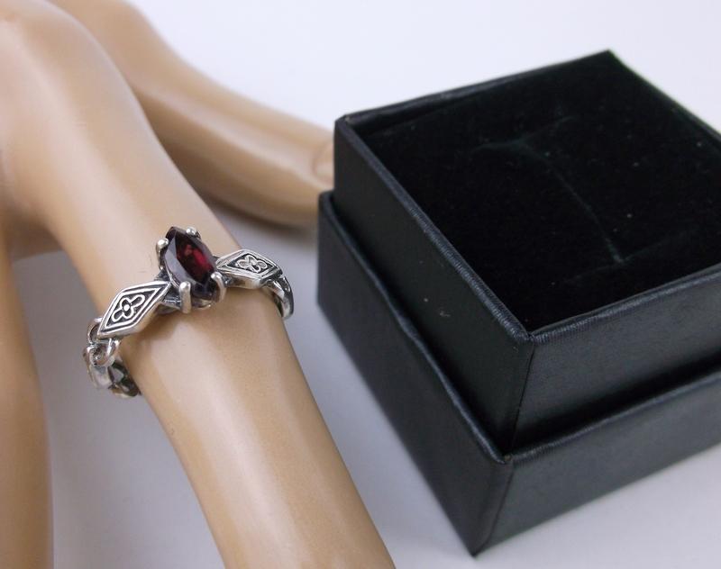 Stunning Boxed Sterling Silver Amethyst Ring 7 (1 of 3)