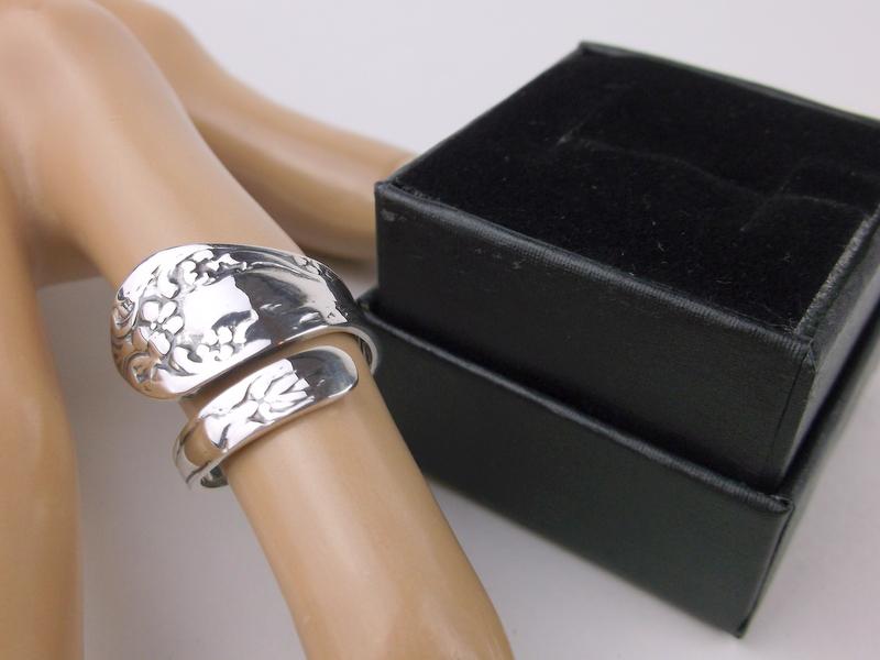 New Boxed Sterling Silver Spoon Ring Size 7 (1 of 2)
