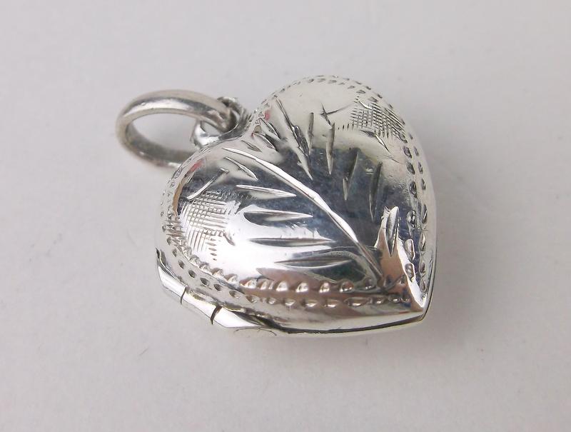 Stunning Sterling Silver Heart Locket Pendant Small: Guaranteed Solid 925 Sterling Silver, in Excellent Condition