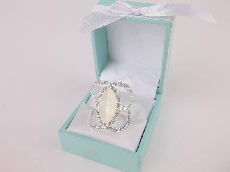 New Boxed Large Cross Over Ring Size 9 (1 of 2)