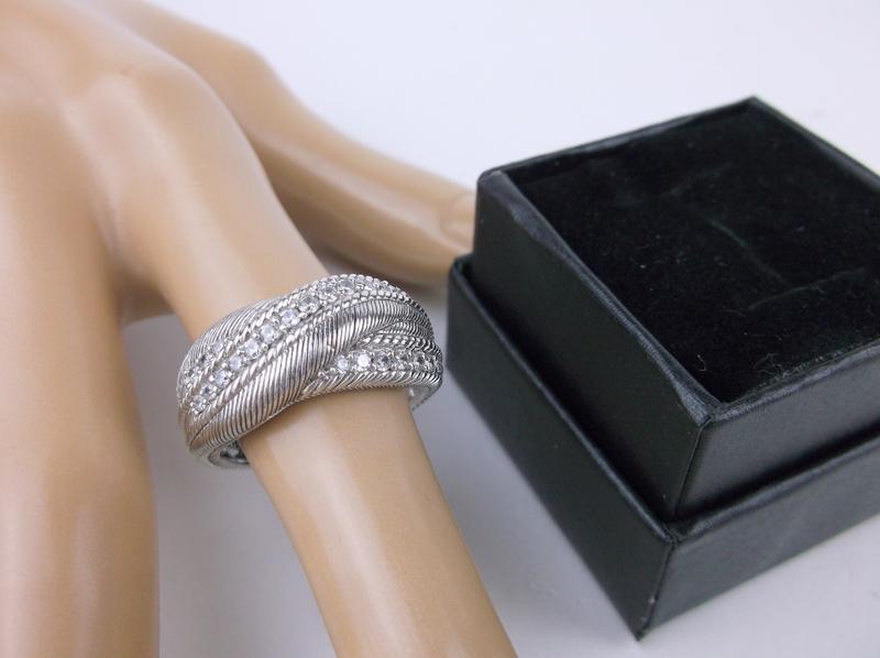 Stunning Boxed Judith Ripka Sterling Silver Ring 9 (1 of 3)