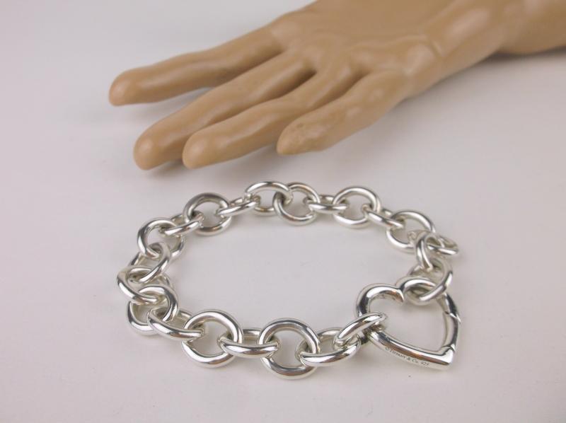Tiffany & Co HUGE Sterling Heart Chain Bracelet 8.5" (1 of 5)
