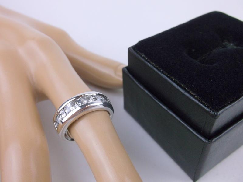 New Boxed Sterling Silver White Stone Ring 8 (1 of 3)