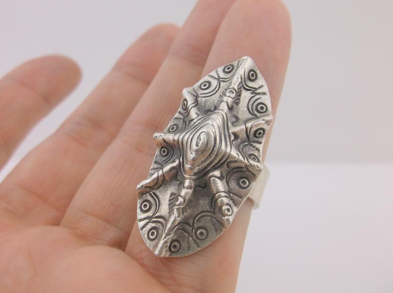 Incredible Hill Tribe 950 Sterling Silver Shield Ring 8 (1 of 2)
