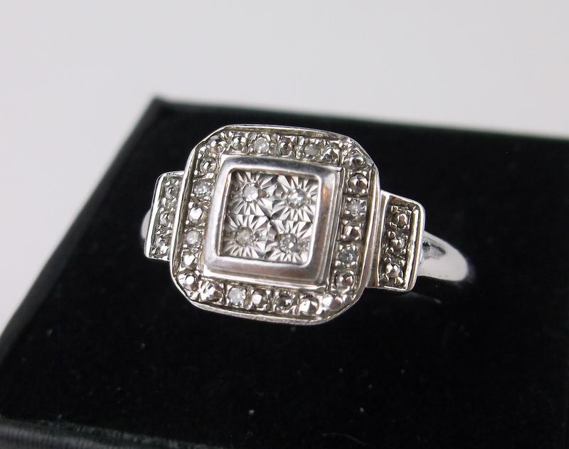 Stunning Boxed Sterling Silver Diamond Ring 8 (1 of 3)