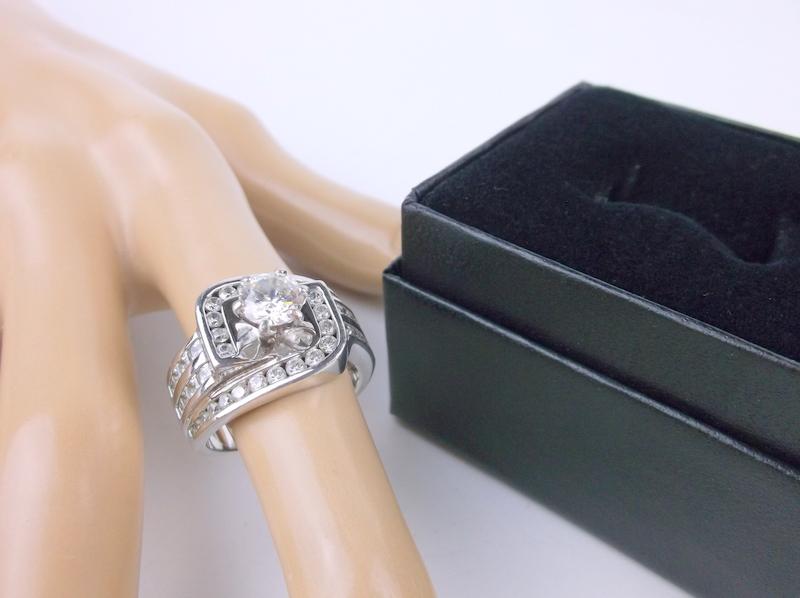 Huge Boxed Sterling Silver White Stone Ring 9 Heavy (1 of 6)