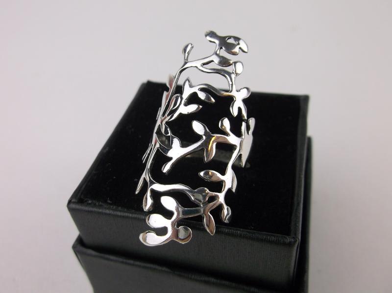 New Boxed Sterling Silver Vines Ring Size 8 (1 of 2)
