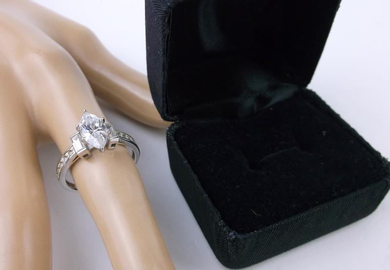 New 14kt White Gold Engagement Ring Size 8 In Box (1 of 3)