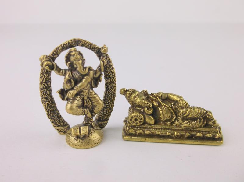 2 Small Brass Hindu Goddess Figurines Ganesh (1 of 1)