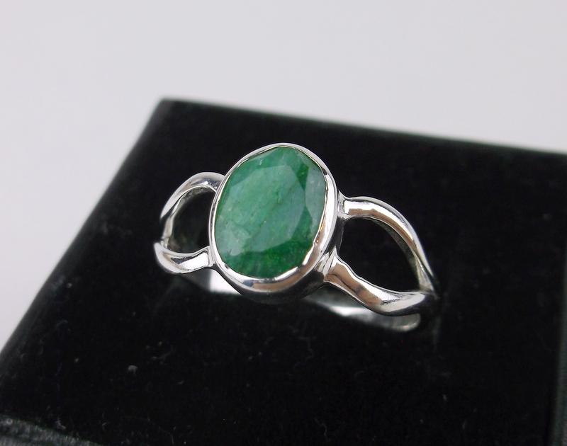 New Boxed Sterling Silver 1.5ct Emerald Ring 7.5 (1 of 1)
