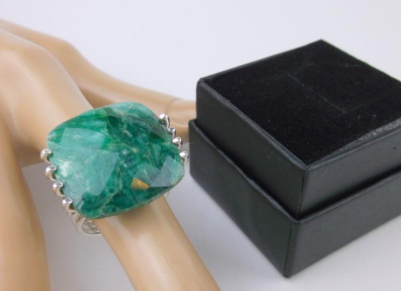 New Boxed Sterling Silver 16ct Emerald Ring 8.5 (1 of 2)