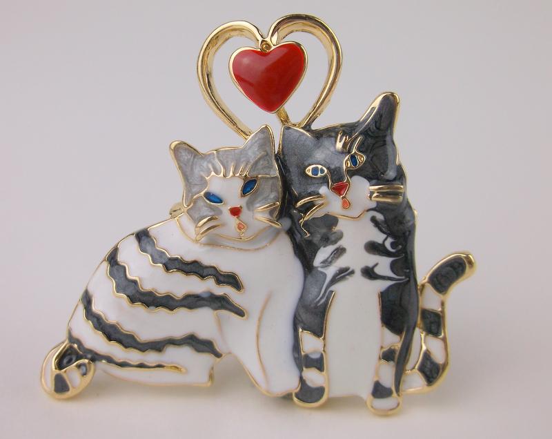Stunning Enameled Rhinestone Cat Brooch (1 of 1)