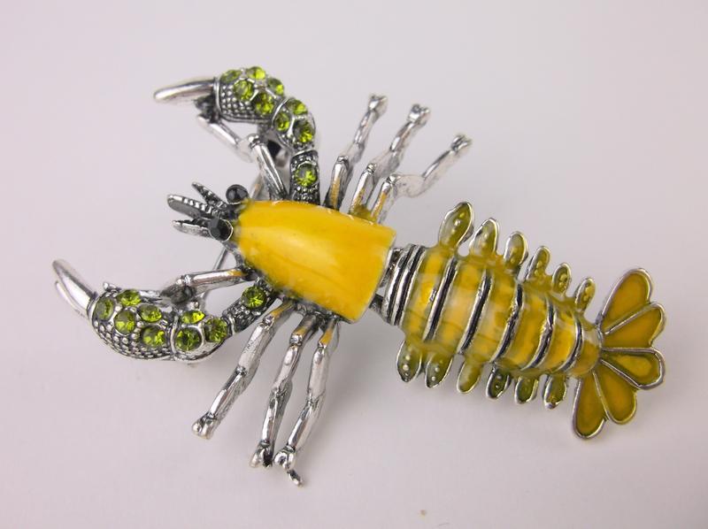Stunning Enameled Rhinestone Lobster Brooch Tail Moves (1 of 1)