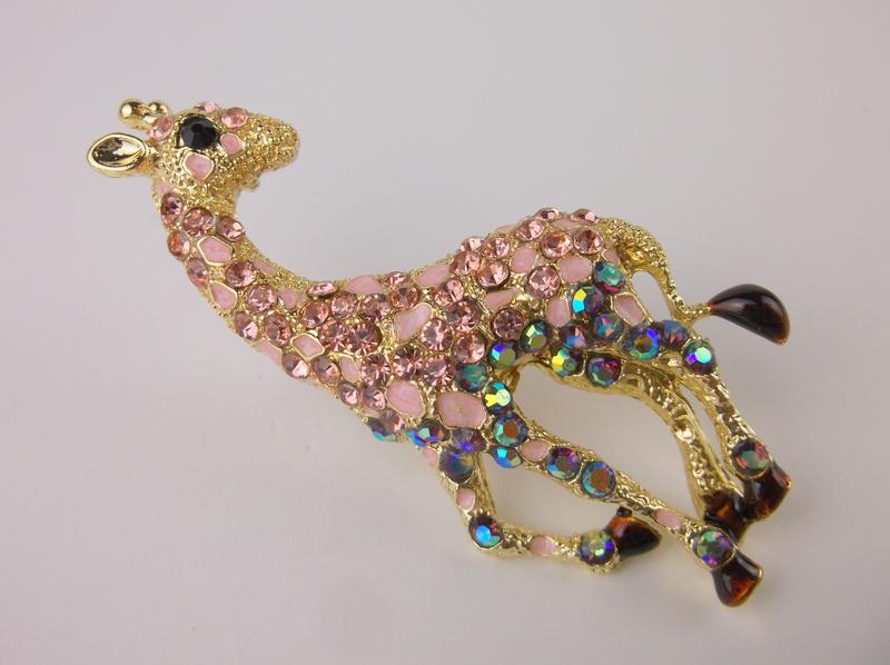 Stunning Enameled Rhinestone Giraffe Brooch (1 of 1)