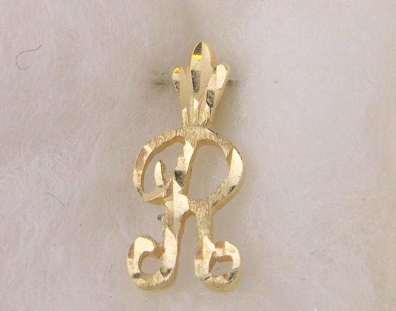 Stunning Boxed 14kt Gold Initial R Pendant (1 of 2)