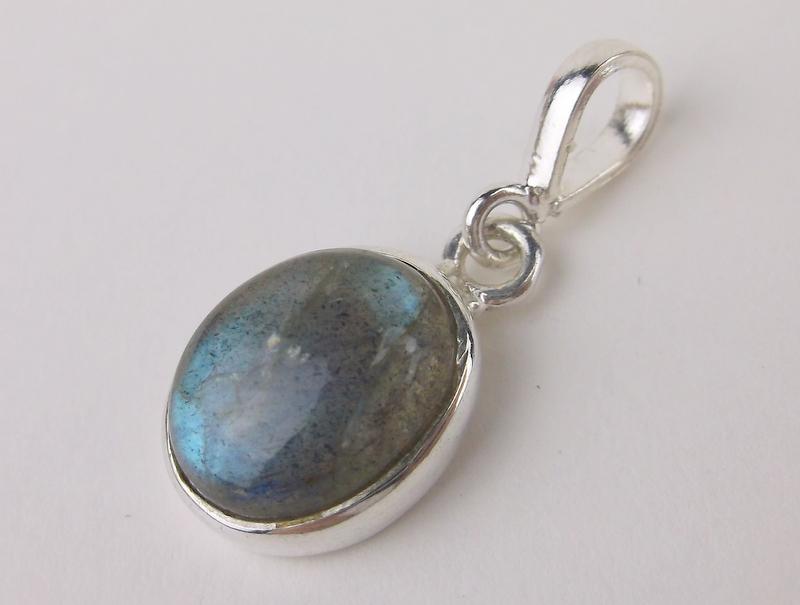 New Sterling Silver Labradorite Pendant: Solid Sterling Silver Guaranteed, in Brand New Never Worn Condition.