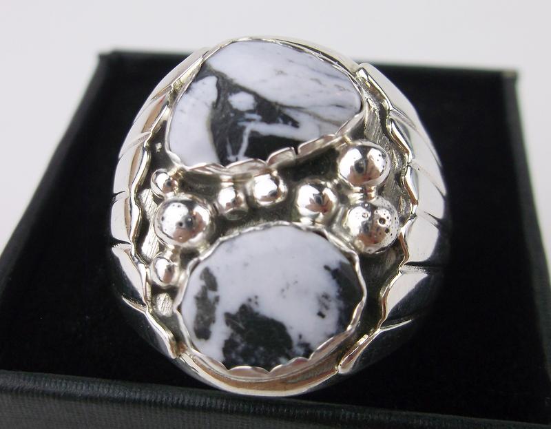 Huge Alvery Smith Navajo Sterling Buffalo Ring 10.5: A Huge Boxed Alvery Smith Genuine Handmade Navajo Sterling Silver Buffalo Bone Ring Size 10.5 in new never used condition. Very Heavy Ring