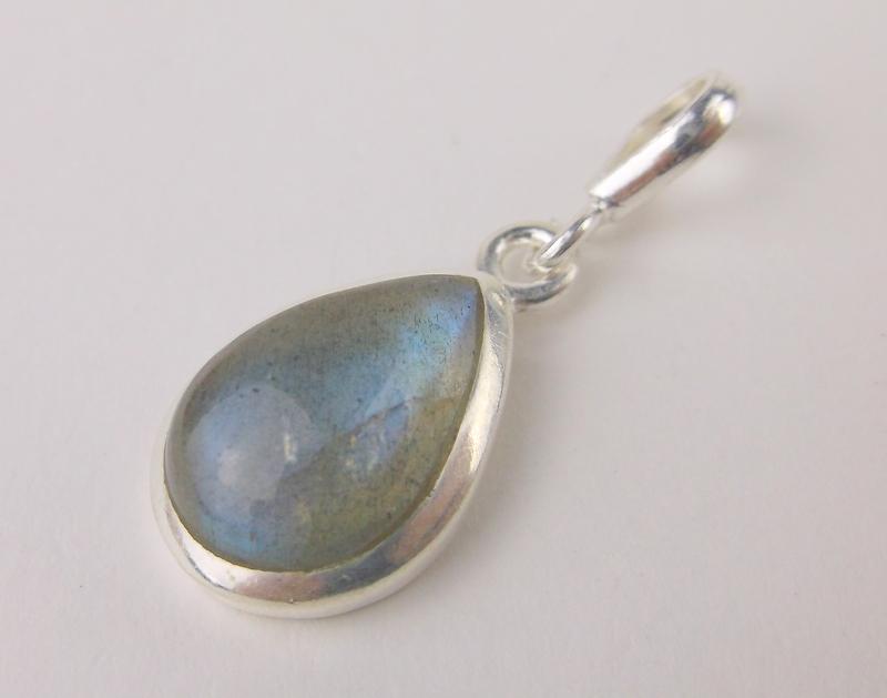 New Sterling Silver Labradorite Pendant: Solid Sterling Silver Guaranteed, in Brand New Never Worn Condition.