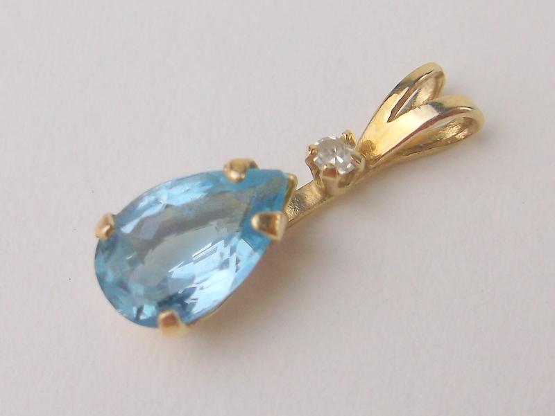 Stunning 14kt Gold Diamond Blue Topaz Pendant (1 of 2)