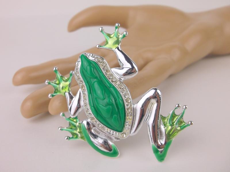 New Large Enameled Tree Frog Pendant (1 of 2)